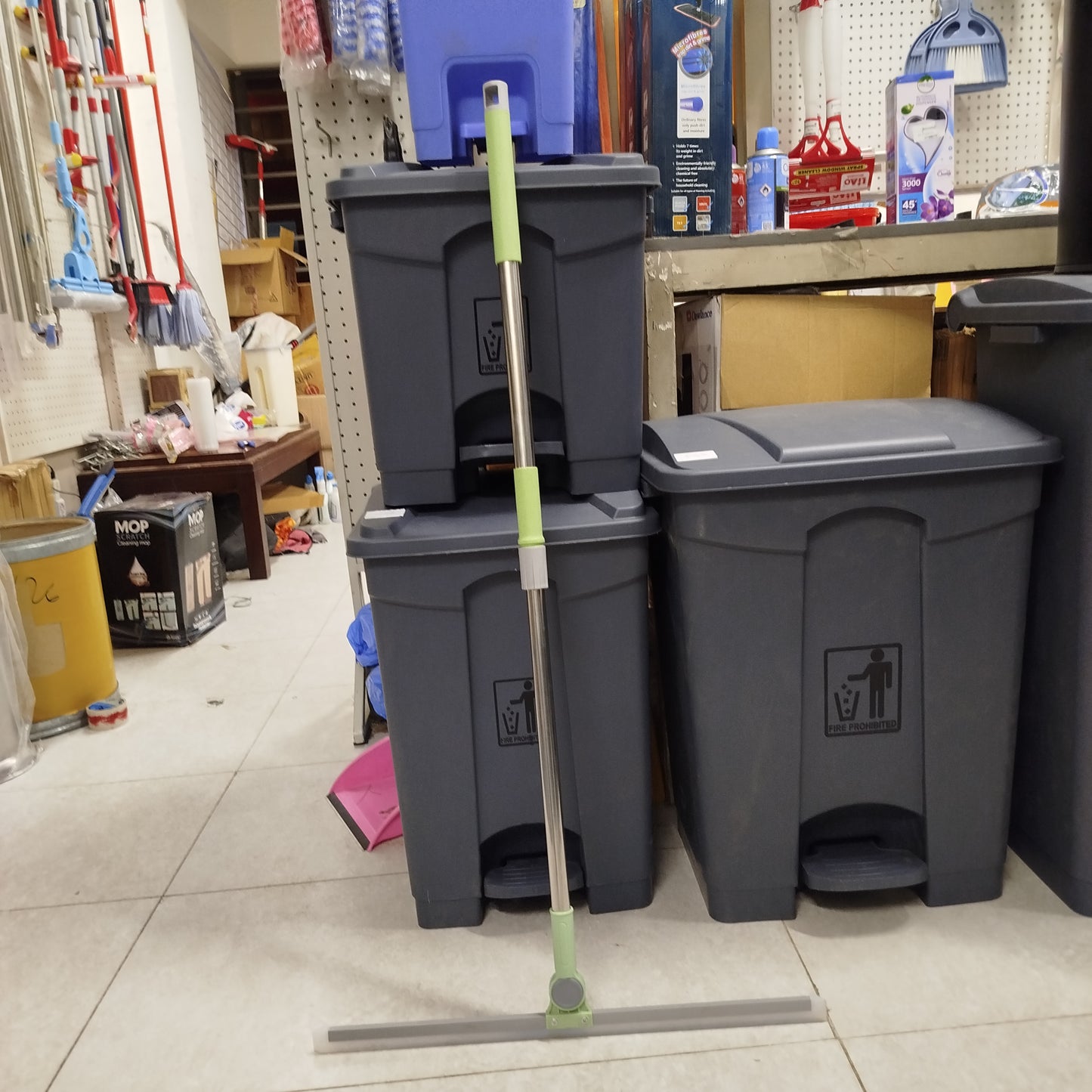 180° Rotatable Wiper with Telescopic Handle – Stainless Steel