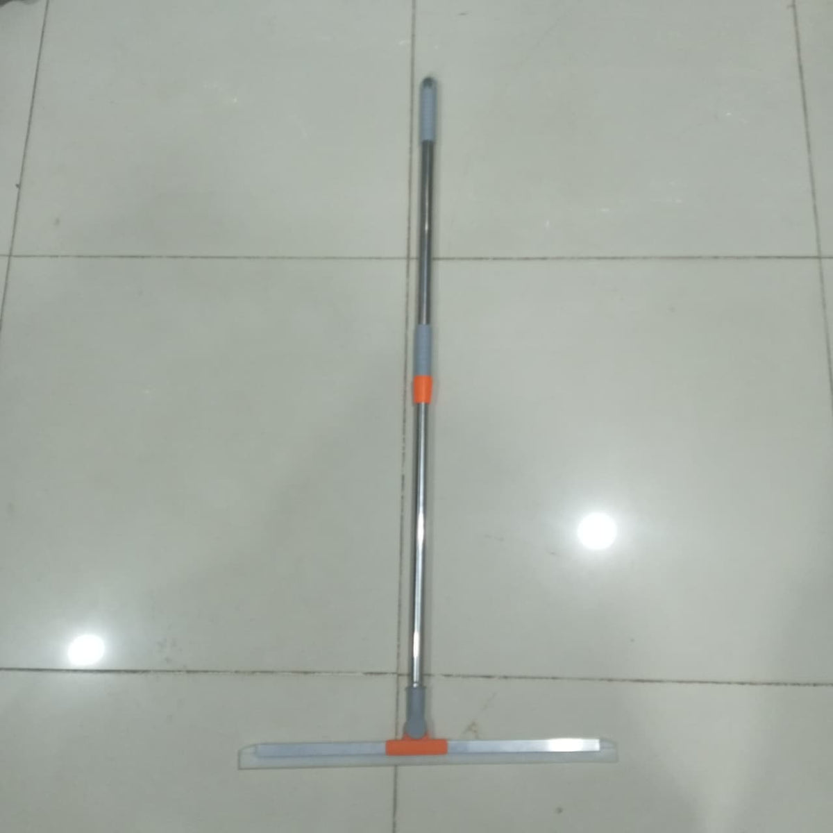 180° Rotatable Wiper with Telescopic Handle – Stainless Steel

Make cleaning effortless with the 180° Rotatable Wiper, designed for maximum reach and efficiency. Its adjustable telescopic handle and rotating head ensure you can clean every corner, even in high or hard-to-reach places. Built with stainless steel, this wiper is durable, sturdy, and long-lasting.

Features &amp; Benefits:

&nbsp;Dimensions: Blade Size Approx 20 Inches &amp; Approx 24 Inches

180° Rotating Head: Easily reaches corners and edges