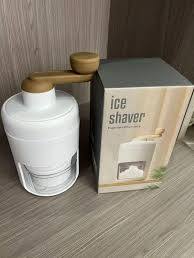 Mini Ice Shaver Crusher Snow Cone Portable Manual Crushing
