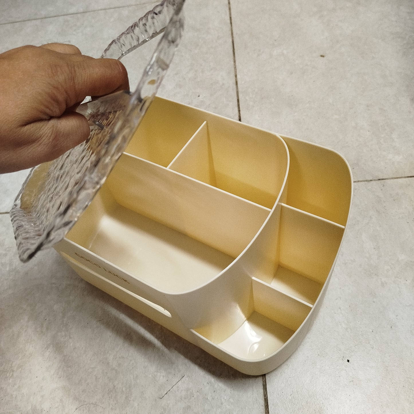 Multi Tissue Paper Holder With Plastic Lid